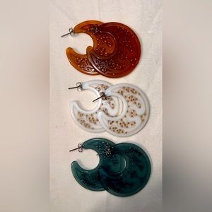 3 pair of Avon Muffet Earrings